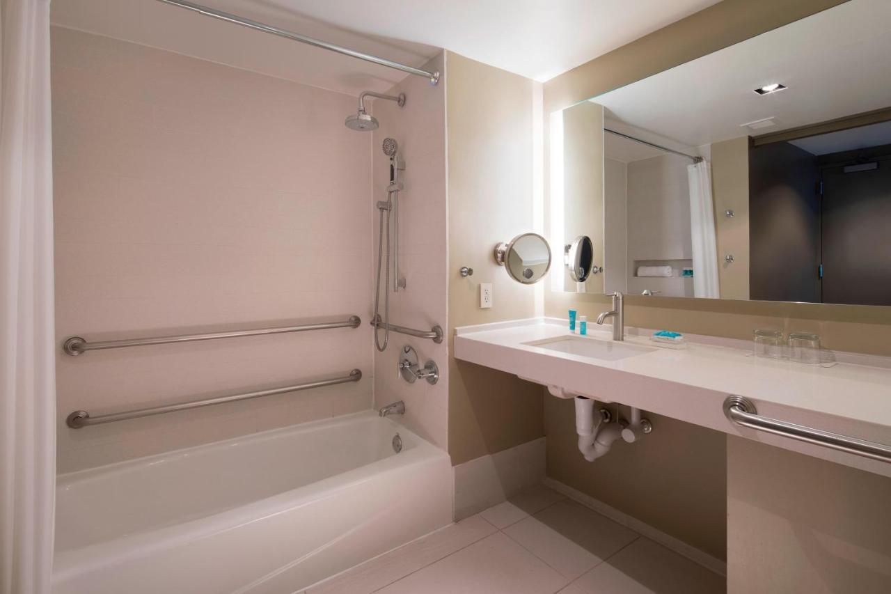 Wonderful Guest room, 1 King, City view,1163010078:JPEG